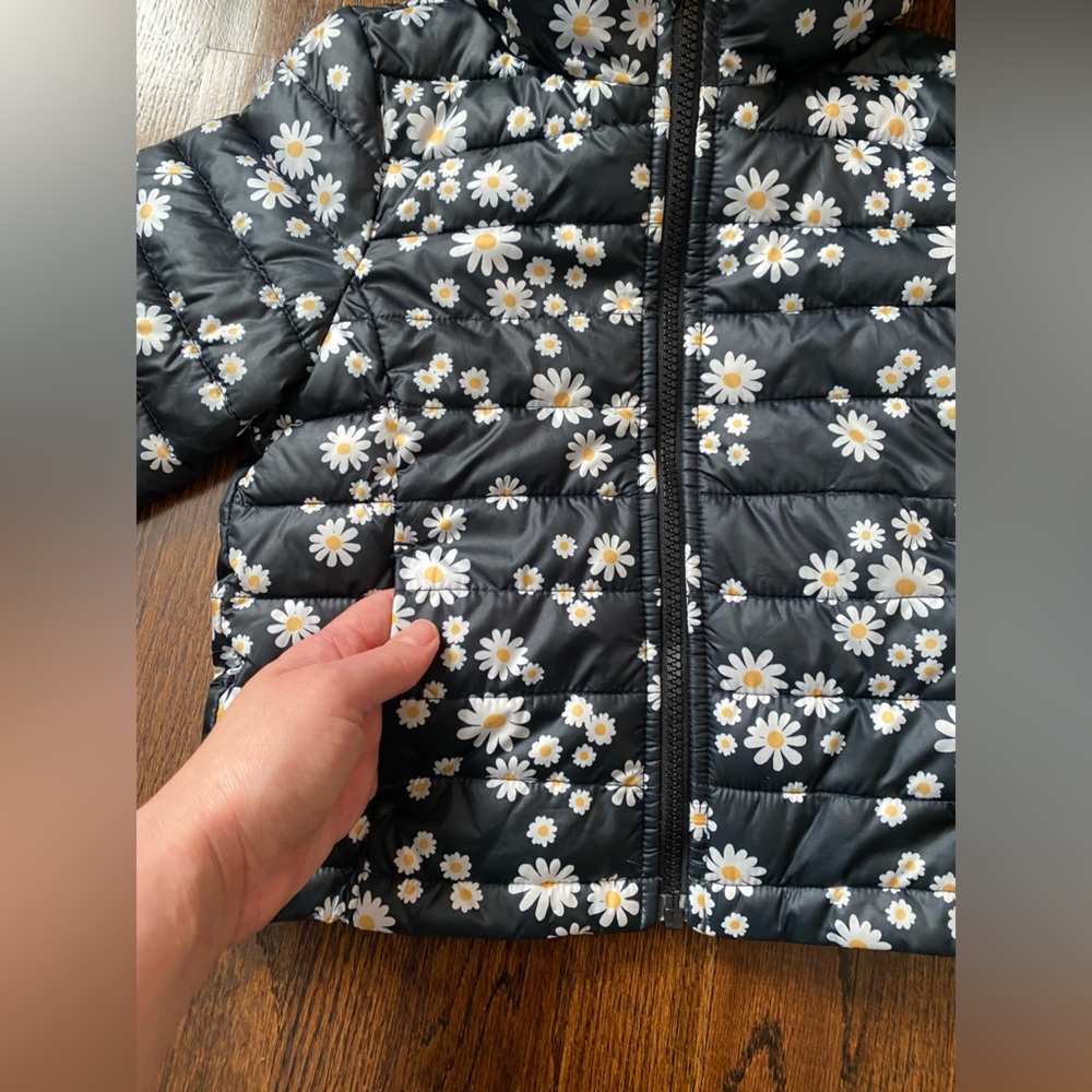 toddler girls hooded jacket size 3T Lightweight “packable” daisy floral print - Picture 15 of 15